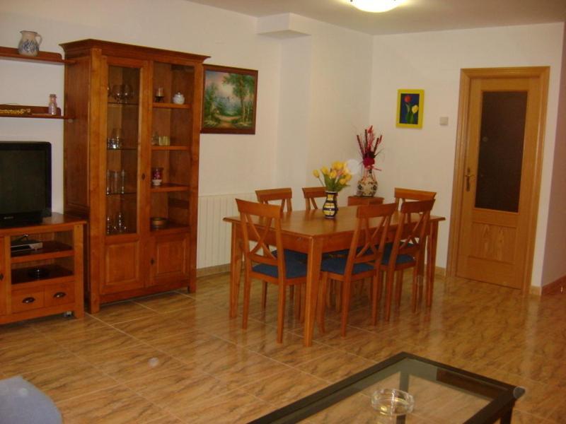 Apartamentos Pirineos Ordesa El Pueyo de Araguas Room photo