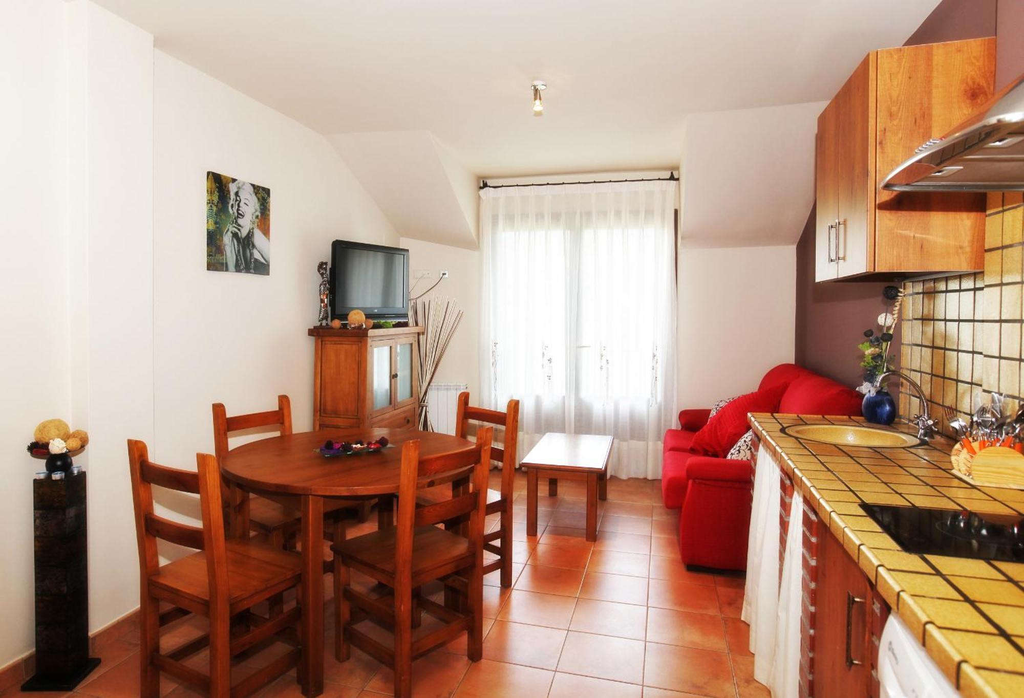 Apartamentos Pirineos Ordesa El Pueyo de Araguas Exterior photo